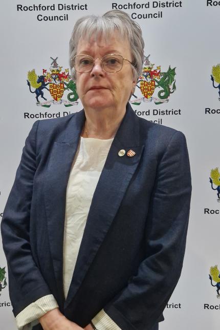 Cllr Mrs L Shaw