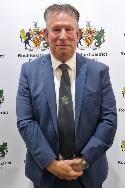 Cllr R C D Linden