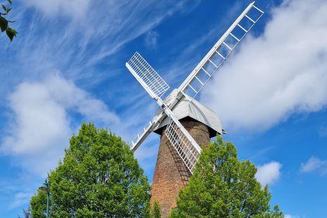Rayleigh Windmill on a sunny day